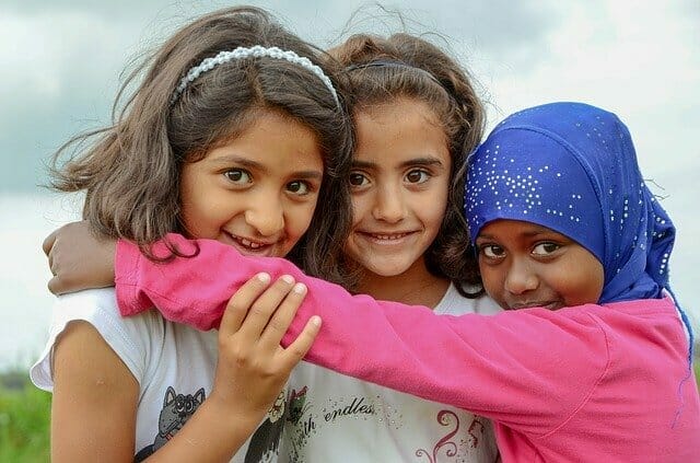 3 girls hugging