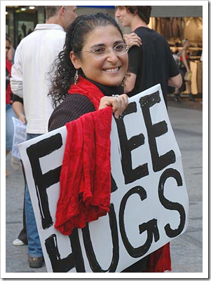 Ronit Baras - free hugs