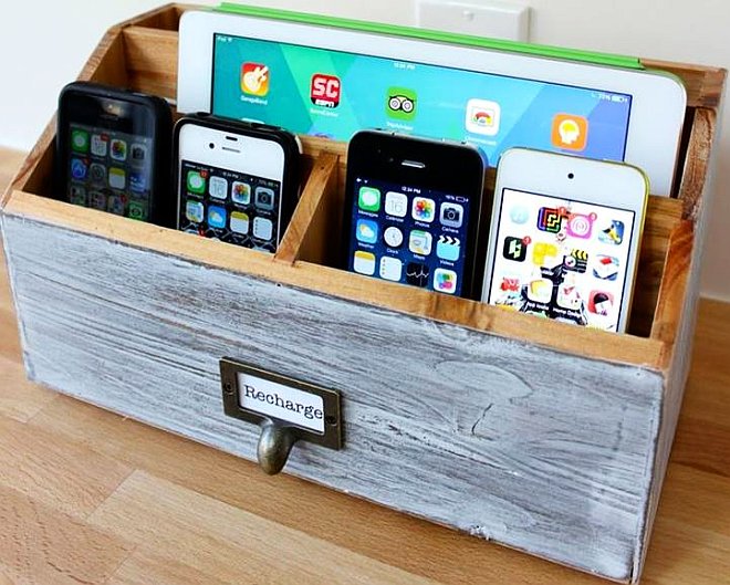 Box with mobile phones and tablets - a good way to control your kids' mobile phone use