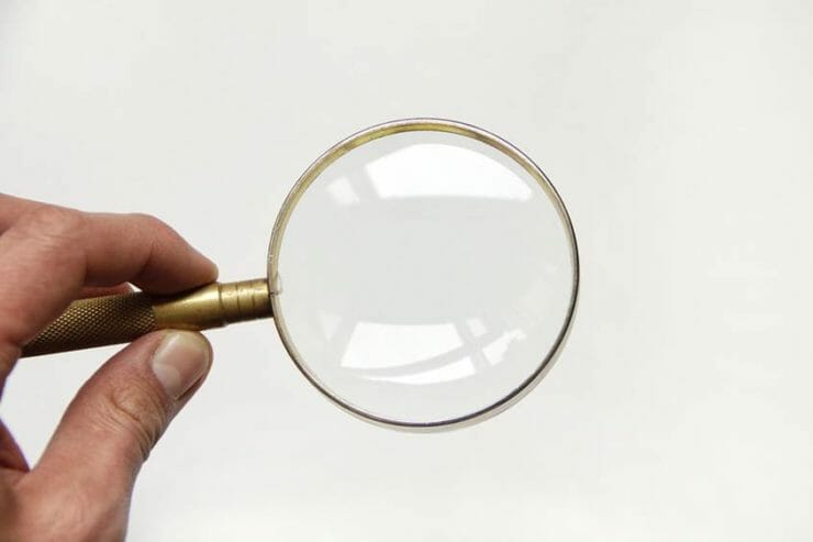 Magnifying glass - helps you focus