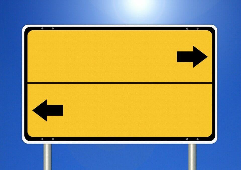 Right and left arrows on a sign with no words